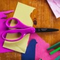 Nelīpošās SoftGrip™ šķēres skolēniem, mirdzoši purpursarkanā krāsā